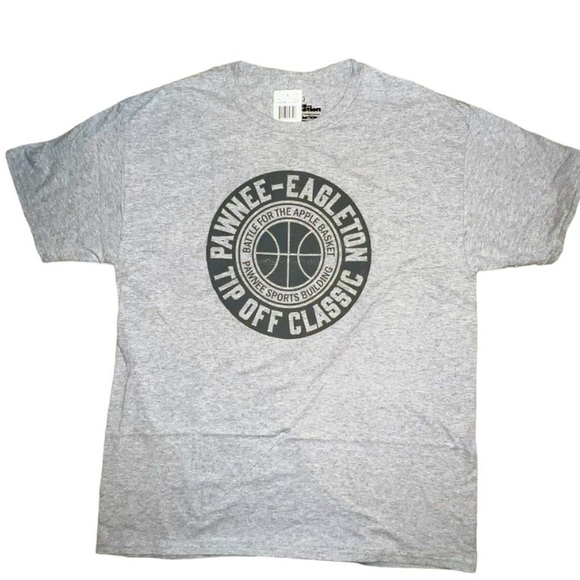 🆕 RIPPLE JUNCTION: PARKS & RECREATION BASKETBALL T-shirt- Various Sizes - Picture 2 of 4